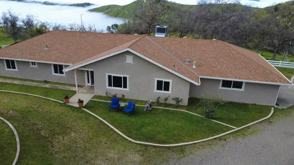 $700,000 | 31602 Tumbleweed Lane, Squaw Valley, CA 93675