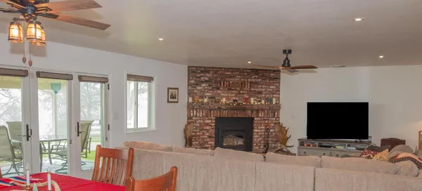 $700,000 | 31602 Tumbleweed Lane, Squaw Valley, CA 93675