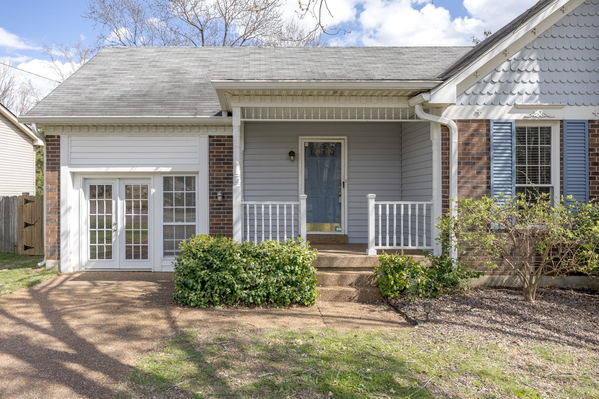 5916 Retriever Court Antioch, TN 37013 - Photo 3 of 30 front view of a house