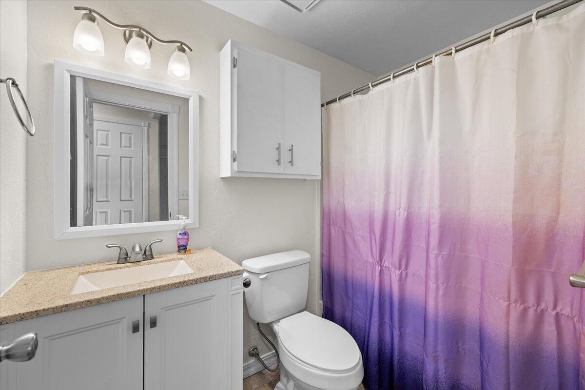 3057 Delta Waters Road Medford, OR 97504 - Photo 18 of 23 18-CI_6148