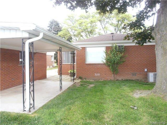 15025 Champaign Road Allen Park, MI 48101 - Photo 3 of 17 Nice lot (50x110) w/fenced yard