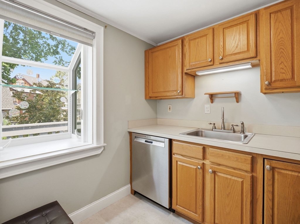 24 R High Street, Unit 1 Rockport, MA 01966 - Photo 10 of 37 Gallery Image 10