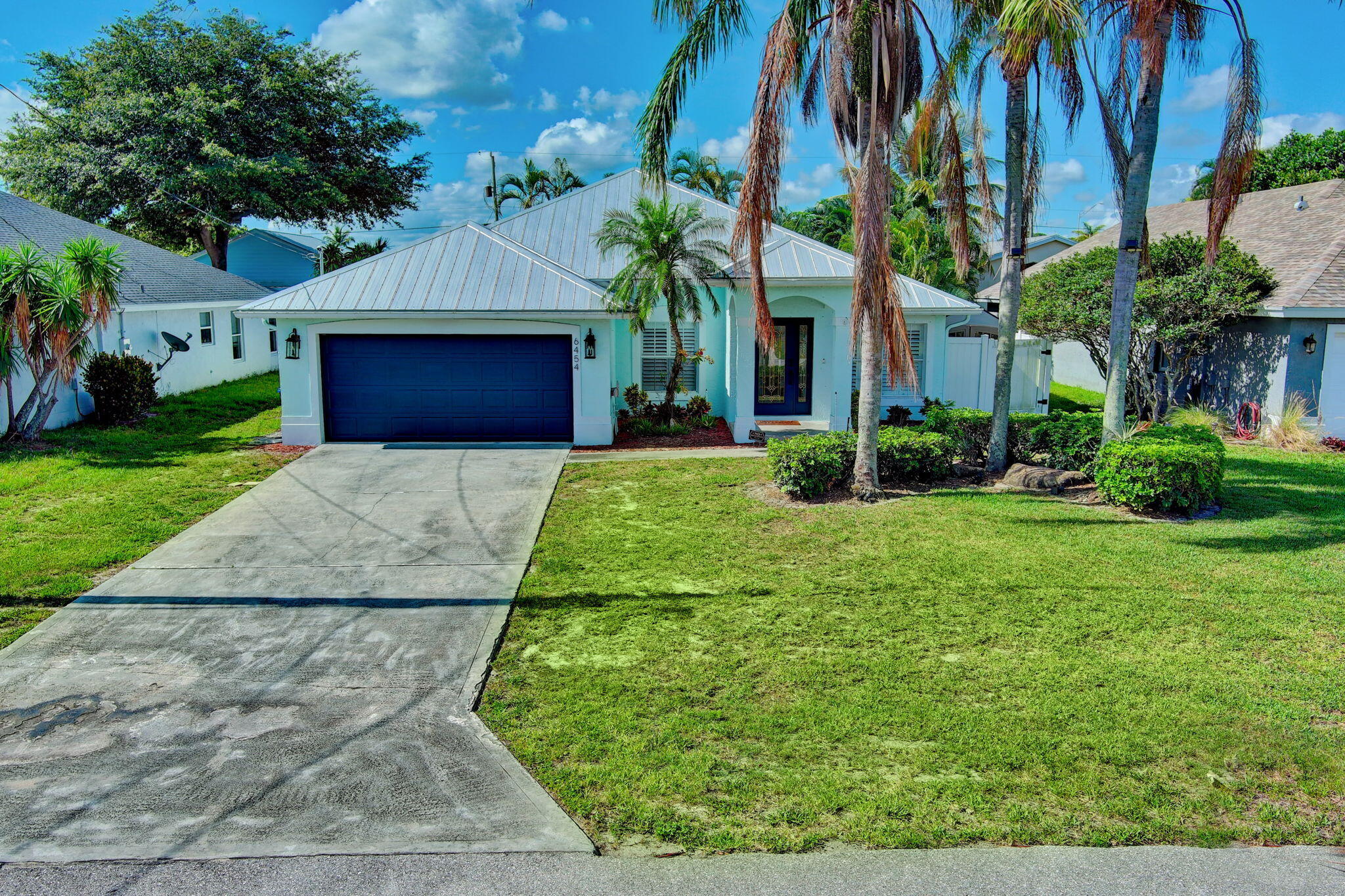 6454 Foster Street Jupiter, FL 33458 - Photo 5 of 51 Front Exposure