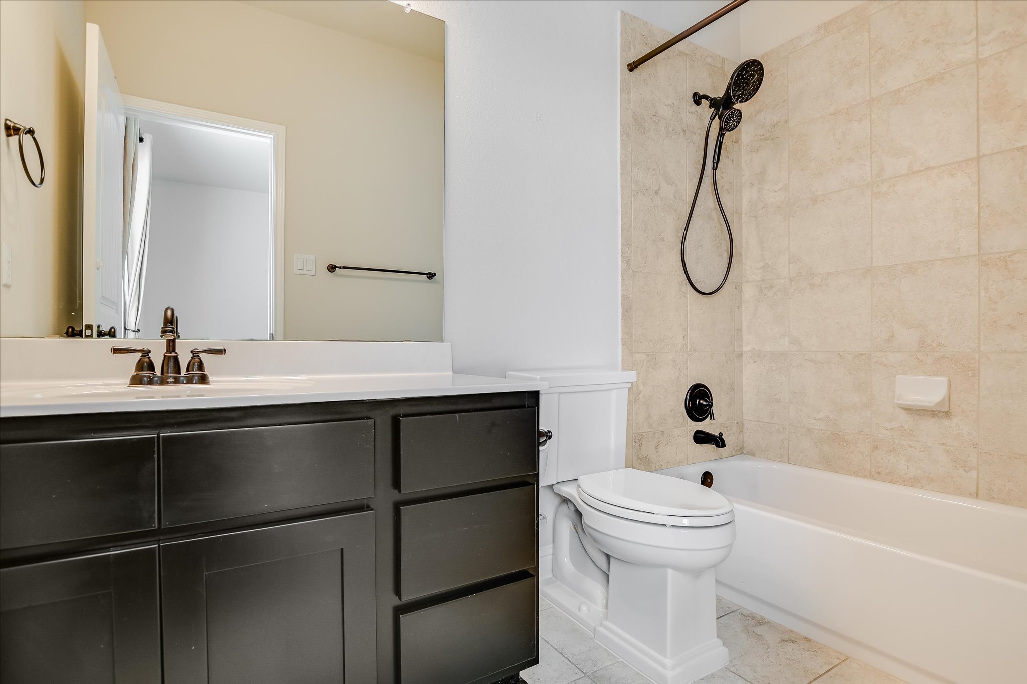 4213 Arrow Wood Road Cedar Park, TX 78613 - Photo 26 of 31 3rd Bathroom