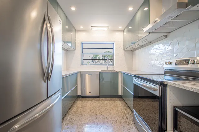 $3,990 | 4605 Ocean Beach Boulevard, Cocoa Beach, FL 32931