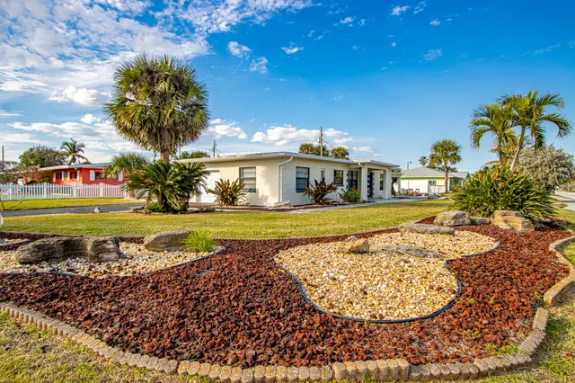 $3,990 | 4605 Ocean Beach Boulevard, Cocoa Beach, FL 32931