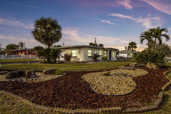 $3,500 | 4605 Ocean Beach Boulevard, Cocoa Beach, FL 32931