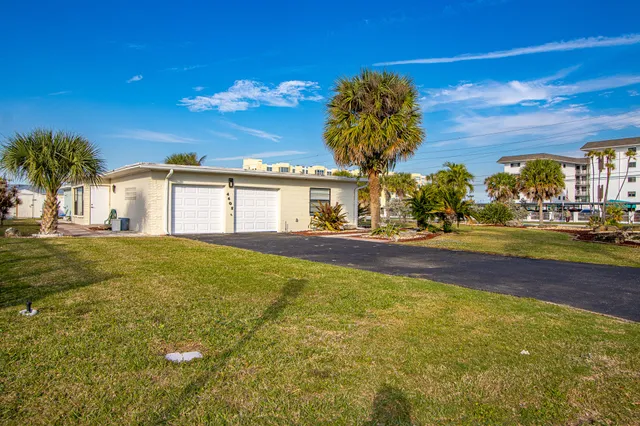 $3,990 | 4605 Ocean Beach Boulevard, Cocoa Beach, FL 32931
