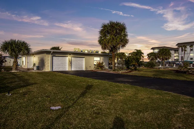 $3,990 | 4605 Ocean Beach Boulevard, Cocoa Beach, FL 32931