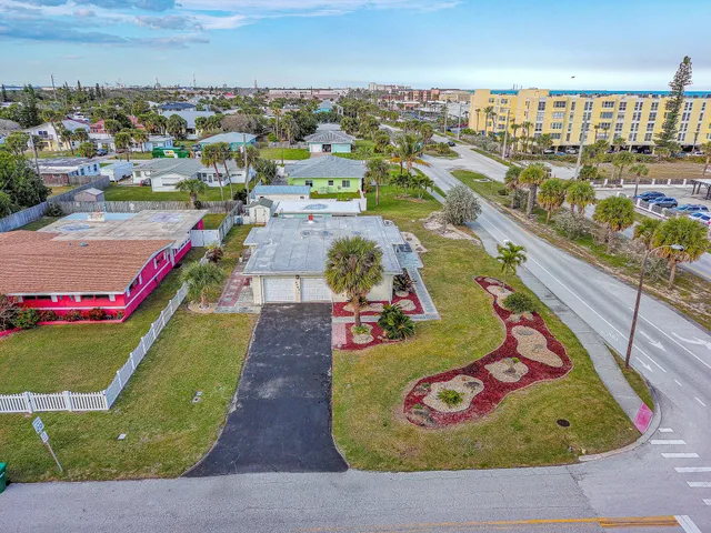 $3,990 | 4605 Ocean Beach Boulevard, Cocoa Beach, FL 32931