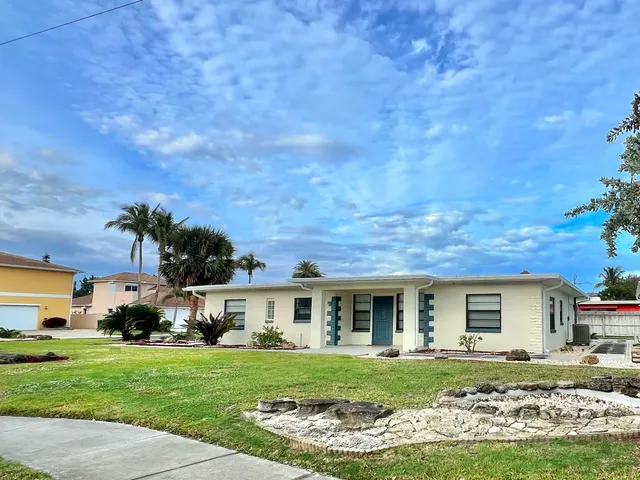 $3,990 | 4605 Ocean Beach Boulevard, Cocoa Beach, FL 32931