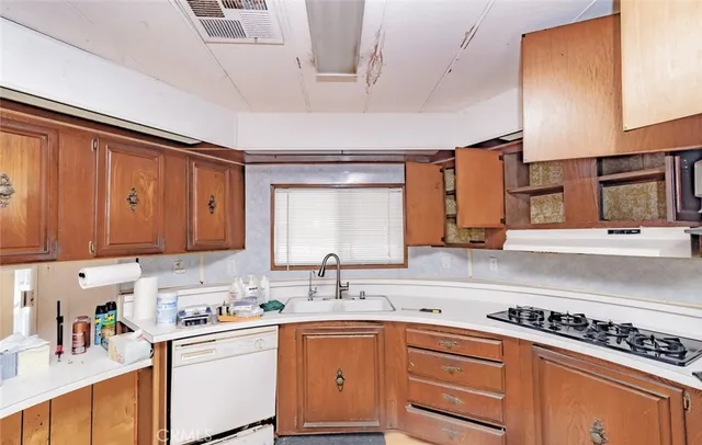 a view of a room with an empty space