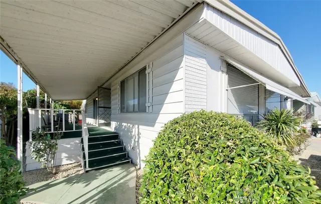 a view of a pathway of a house