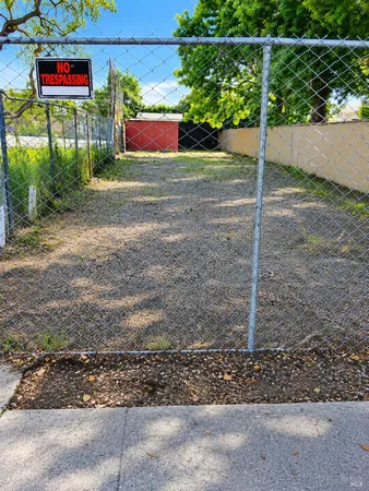 $124,900 | 9627 B Street, Oakland, CA 94603