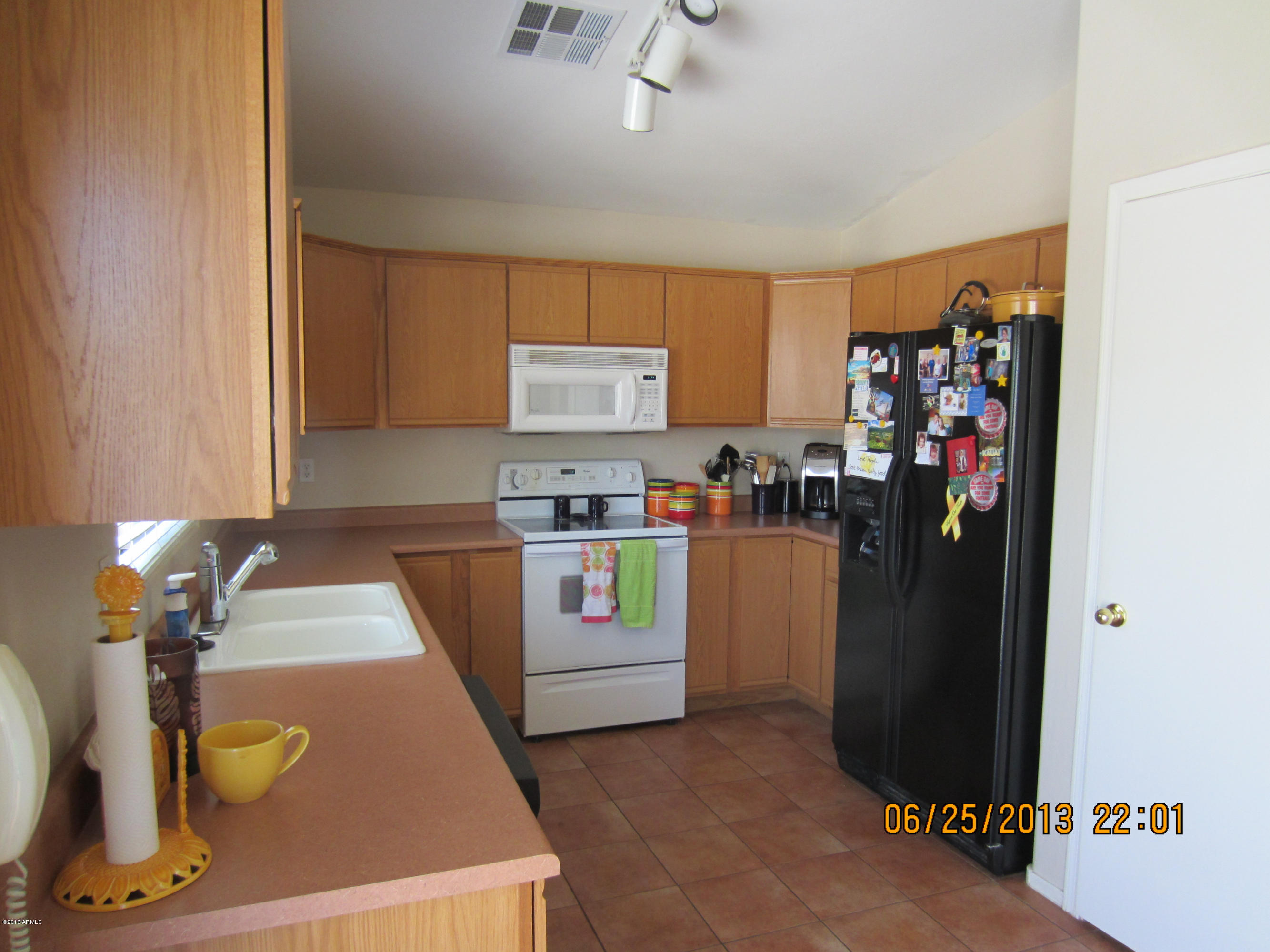 13422 West Redfield Road Surprise, AZ 85379 - Photo 9 of 31 Kitchen 2