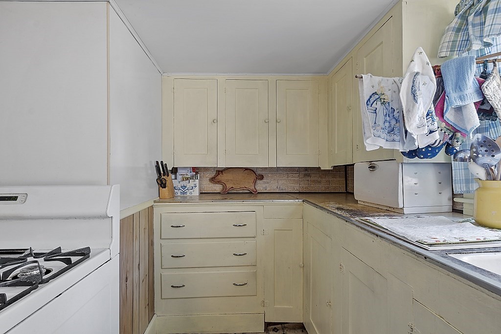 19 Parsonage Street Georgetown, MA 01833 - Photo 14 of 24 Gallery Image 14