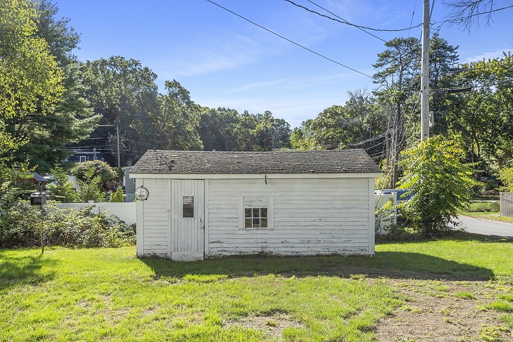 19 Parsonage Street Georgetown, MA 01833 - Photo 6 of 24 Gallery Image 6