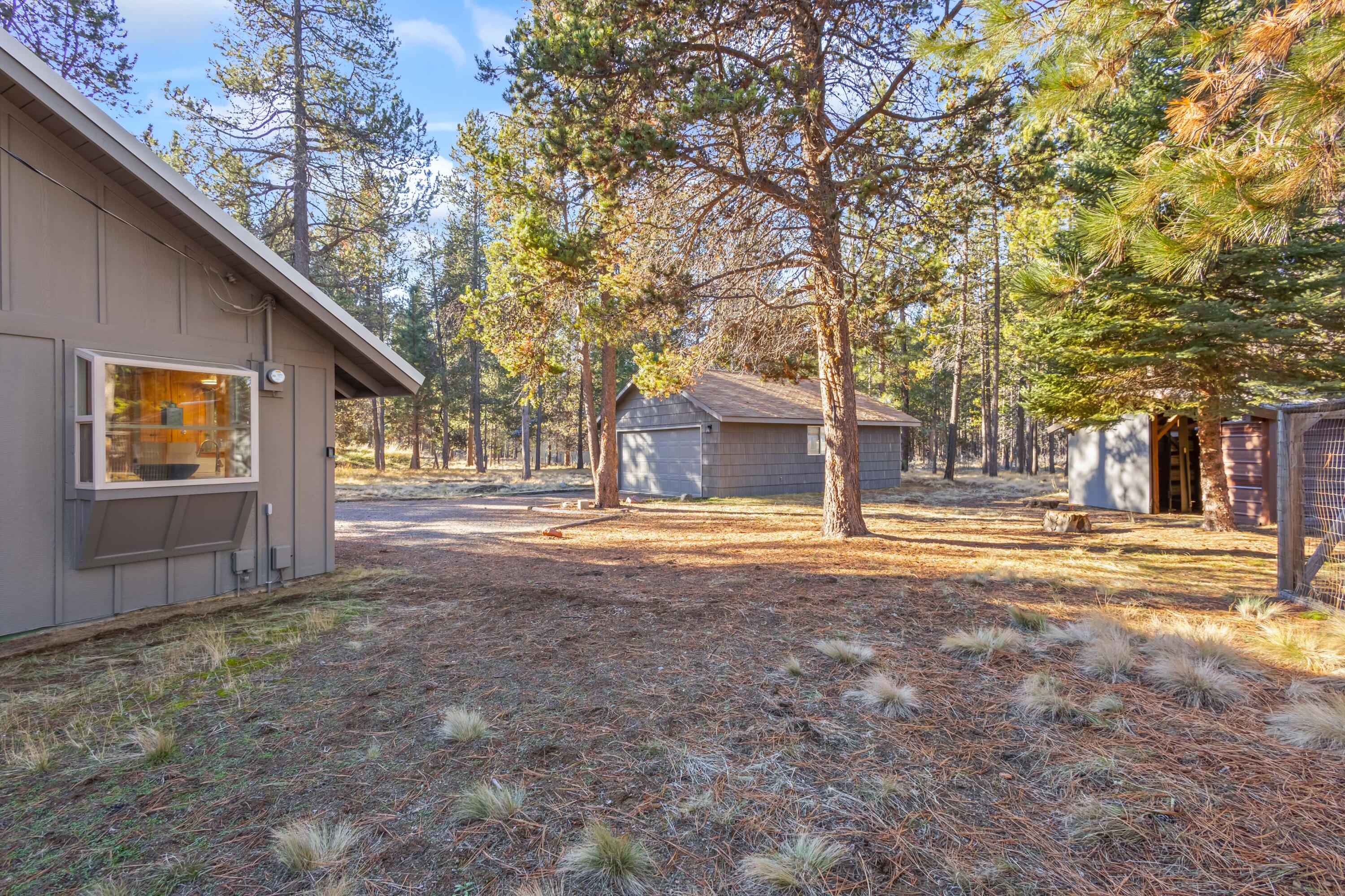 17280 Azusa Road Bend, OR 97707 - Photo 23 of 38 Rear of House