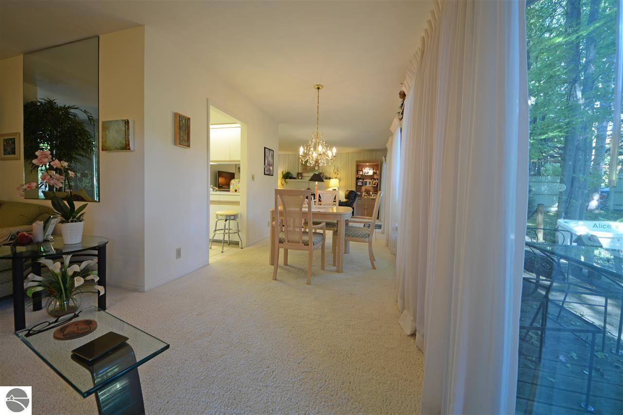 610 Bloomfield Road Traverse City, MI 49686 - Photo 10 of 56 1797226-9.JPG