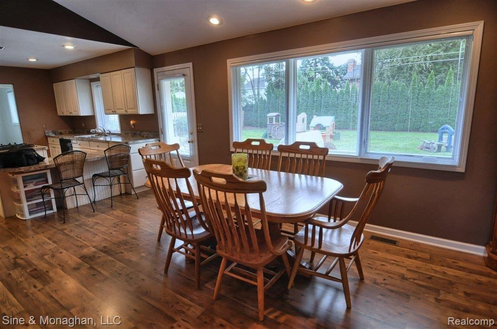 5 Hampton Road Grosse Pointe, MI 48236 - Photo 8 of 28 Dining Room.jpg