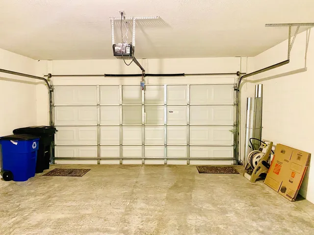 a view of an entryway of the house