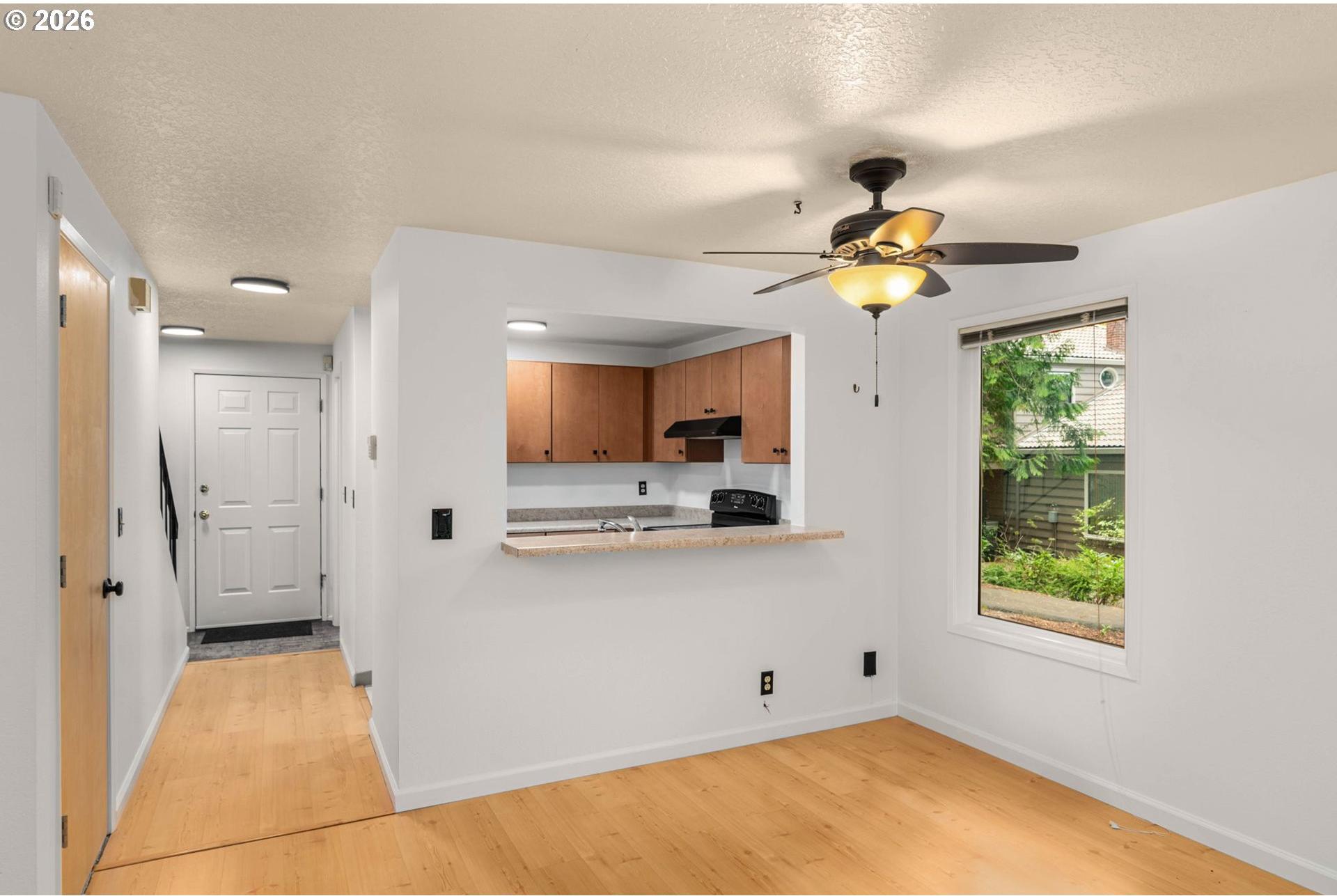 4880 Southwest Scholls Ferry Road, Unit 32 Portland, OR 97225 - Photo 8 of 23 Gallery Image 8