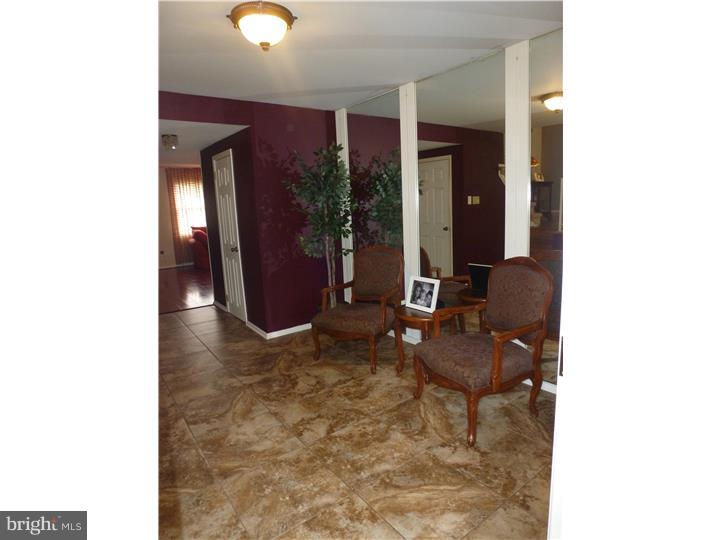 9679 Sandanne Road Philadelphia, PA 19115 - Photo 3 of 13