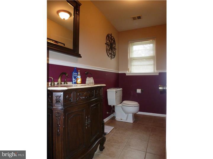 9679 Sandanne Road Philadelphia, PA 19115 - Photo 4 of 13