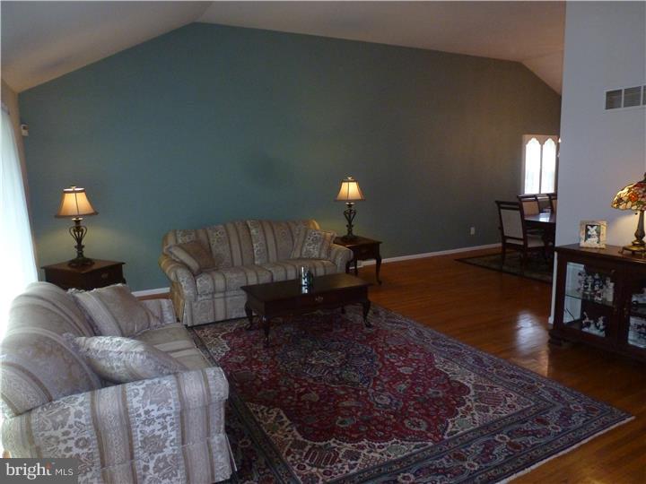 9679 Sandanne Road Philadelphia, PA 19115 - Photo 5 of 13