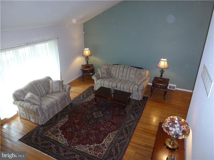 9679 Sandanne Road Philadelphia, PA 19115 - Photo 6 of 13