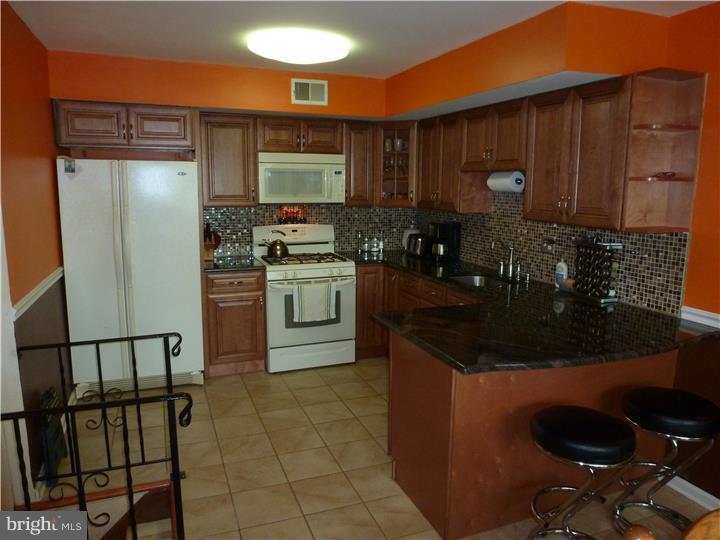 9679 Sandanne Road Philadelphia, PA 19115 - Photo 7 of 13