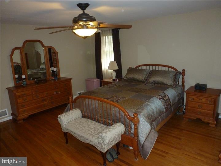 9679 Sandanne Road Philadelphia, PA 19115 - Photo 10 of 13