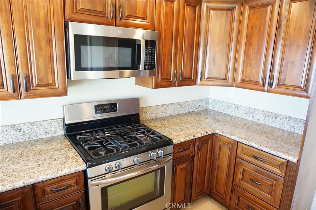19584 Shadow Glen Circle Porter Ranch, CA 91326 - Photo 15 of 75