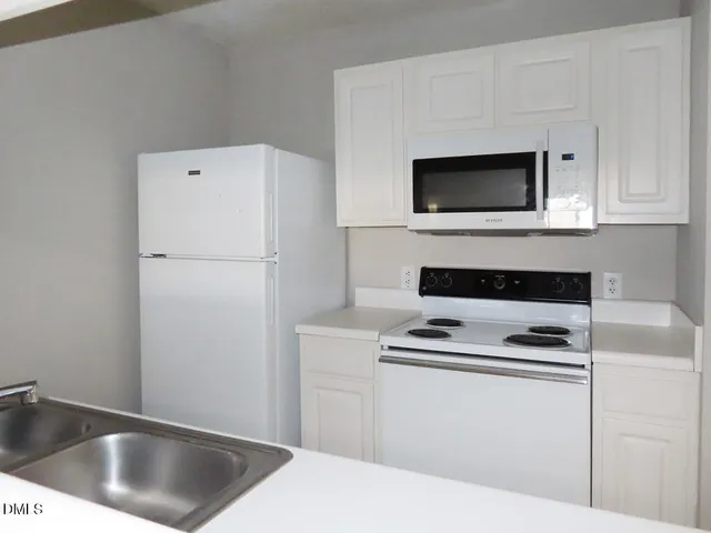 $1,785 | 303 Smith Level Road, Unit B31, Chapel Hill, NC 27516