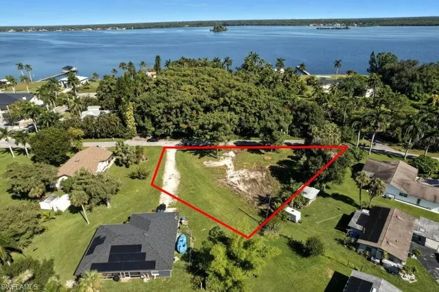 $79,900 | 4364 Cypress Lane, Fort Myers, FL 33905