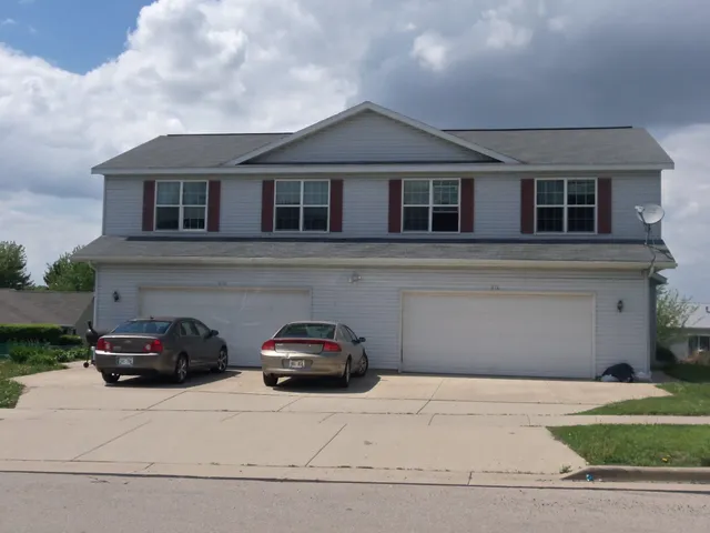 $425,000 | 612-614 North Main Street, Fall River, WI 53932
