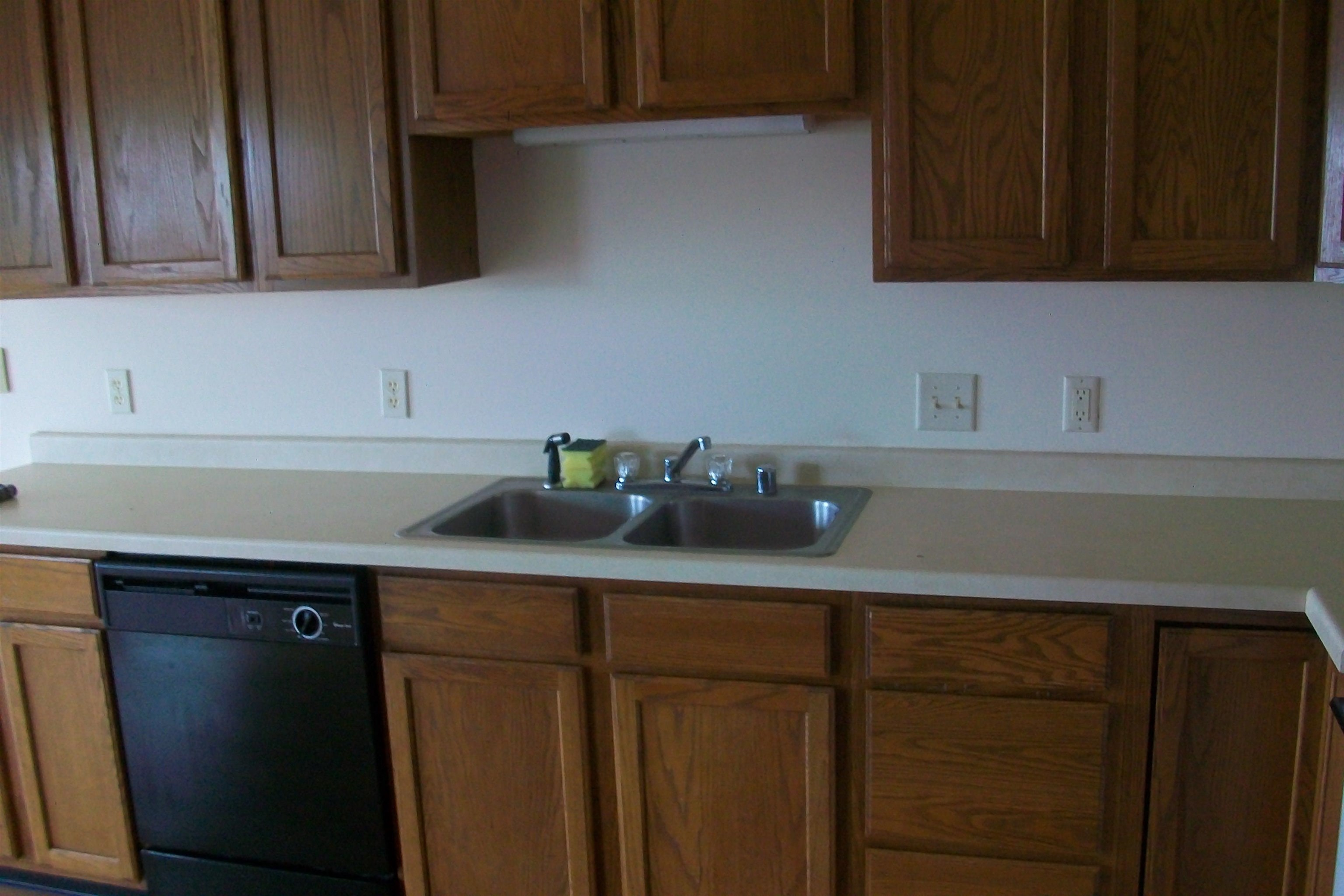 612-614 North Main Street Fall River, WI 53932 - Photo 3 of 20