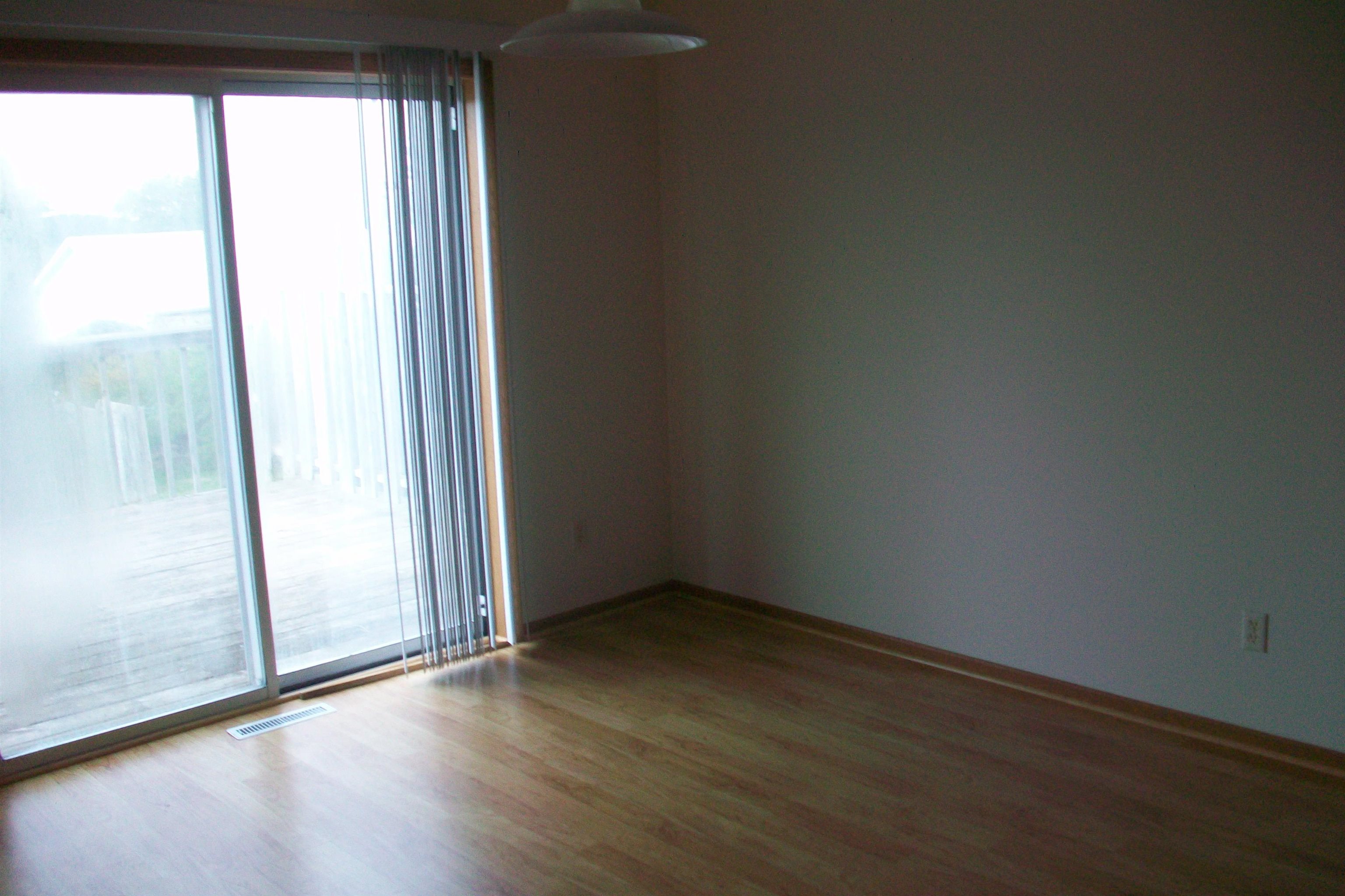 612-614 North Main Street Fall River, WI 53932 - Photo 6 of 20