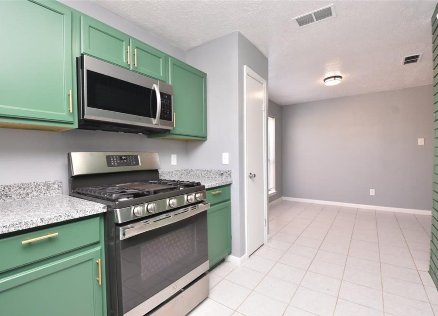 2711 Goldspring Lane Spring, TX 77373 - Photo 8 of 22
