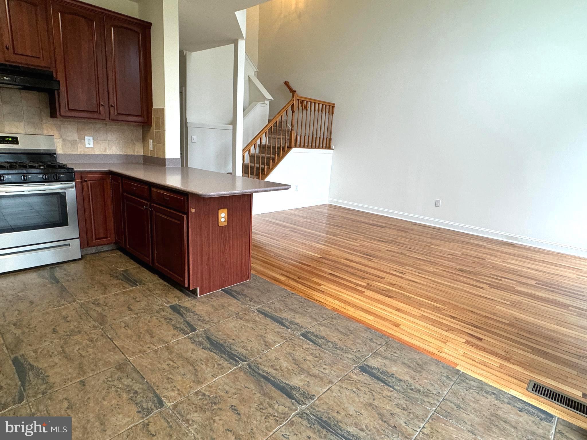 27 Chapel Hill Road Mount Laurel, NJ 08054 - Photo 11 of 28 Gallery Image 11