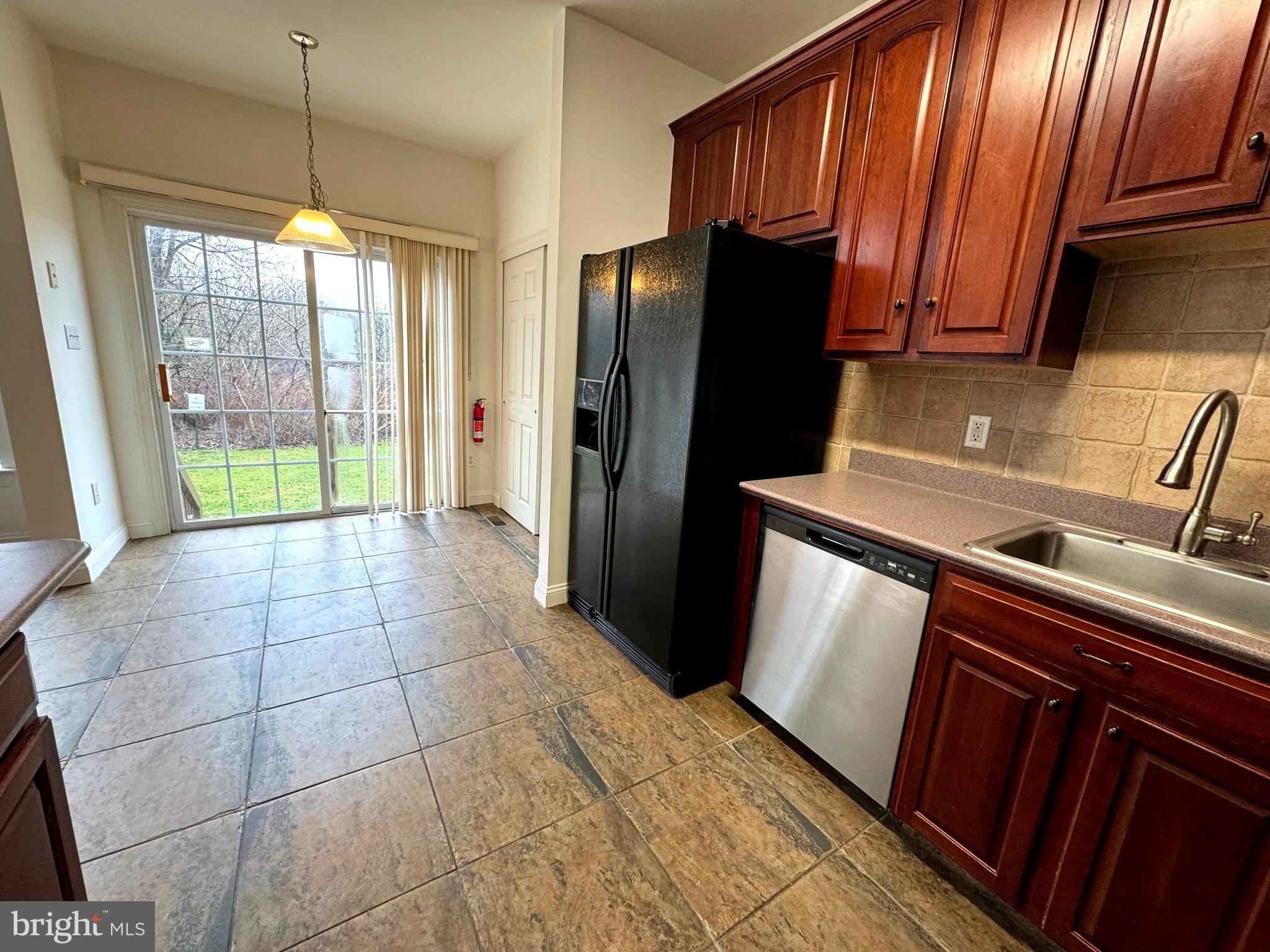 27 Chapel Hill Road Mount Laurel, NJ 08054 - Photo 13 of 28 Gallery Image 13