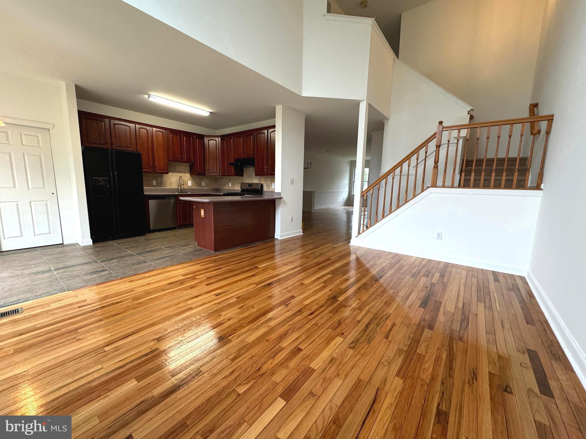 27 Chapel Hill Road Mount Laurel, NJ 08054 - Photo 5 of 28 Gallery Image 5