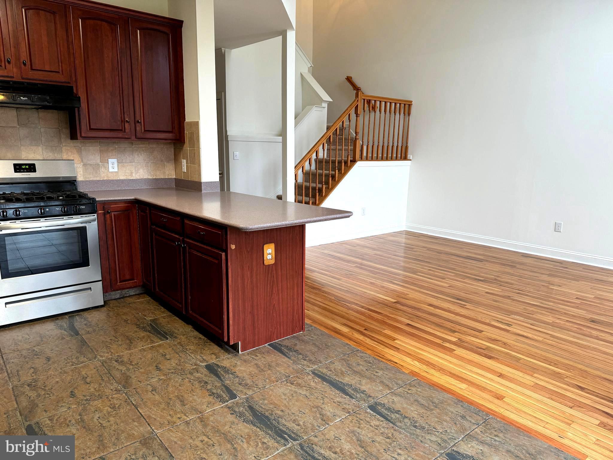 27 Chapel Hill Road Mount Laurel, NJ 08054 - Photo 10 of 28 Gallery Image 10