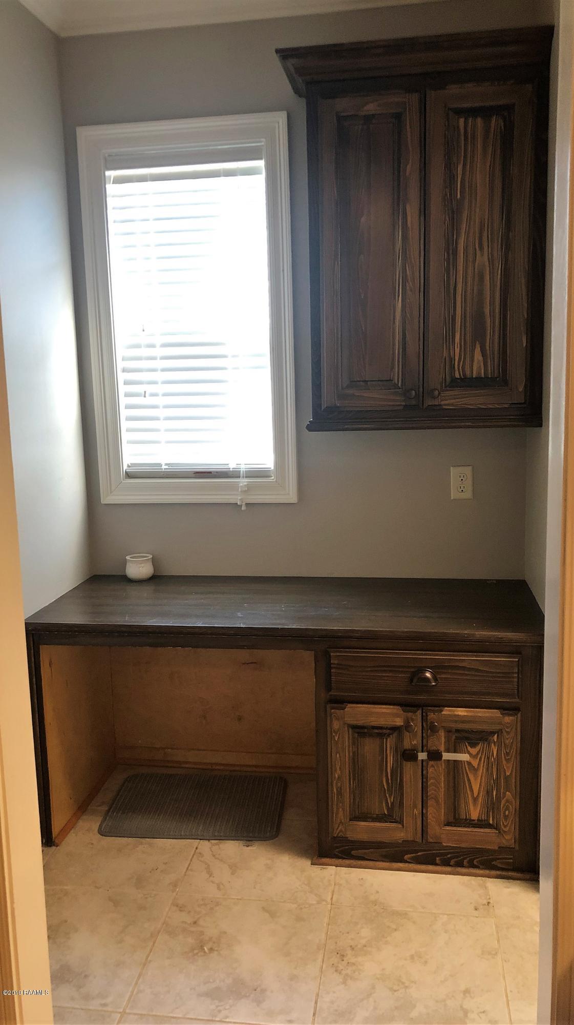 145 Camus Road Lafayette, LA 70503 - Photo 8 of 20 COMPUTER NOOK