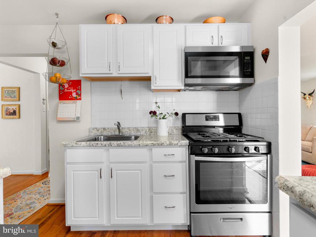 11603 Dewey Road Silver Spring, MD 20906 - Photo 22 of 56 Updated Kitchen with gas range