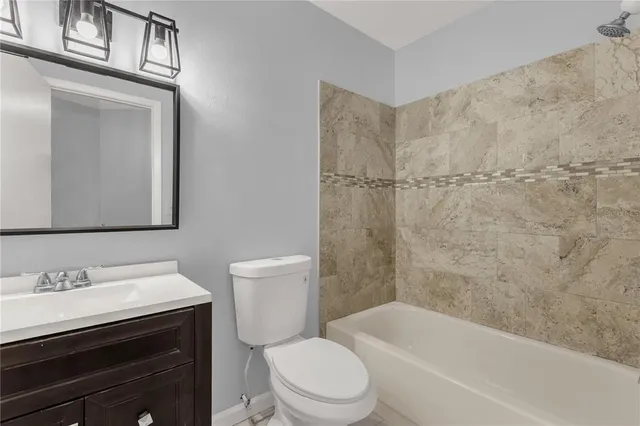 $2,400 | 14528 Redmeadow Court, Orlando, FL 32837