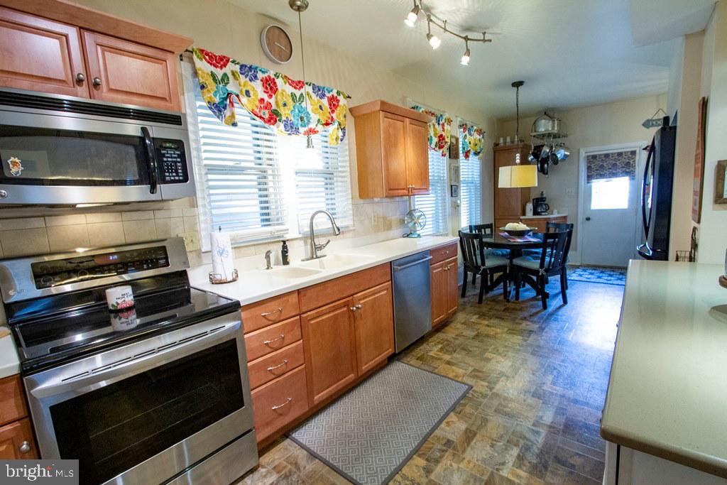 303 Linden Street Lititz, PA 17543 - Photo 15 of 47