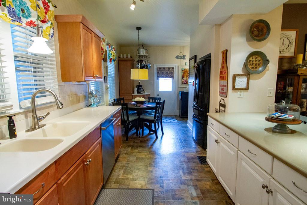 303 Linden Street Lititz, PA 17543 - Photo 17 of 47