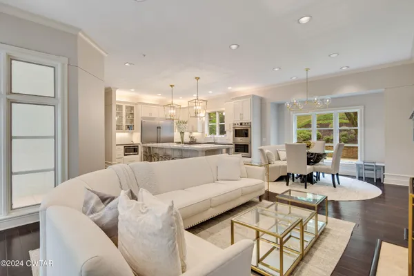 $2,300,000 | 9 Windwood Drive, Jackson, TN 38305