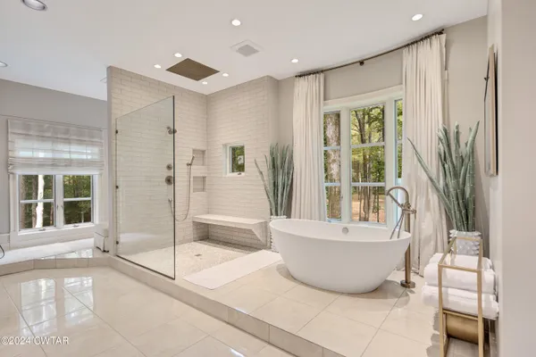 $2,300,000 | 9 Windwood Drive, Jackson, TN 38305